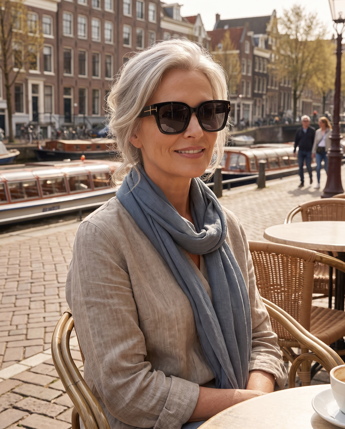 OptiSun Siena gedragen over een eigen bril